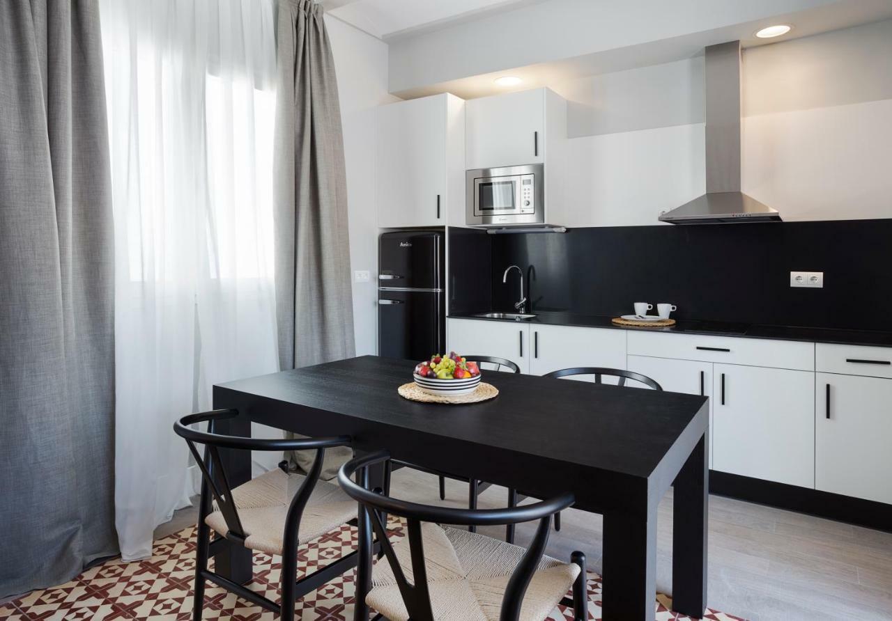 Apartamentos One Shot Conde De Torrejon 塞维利亚 外观 照片